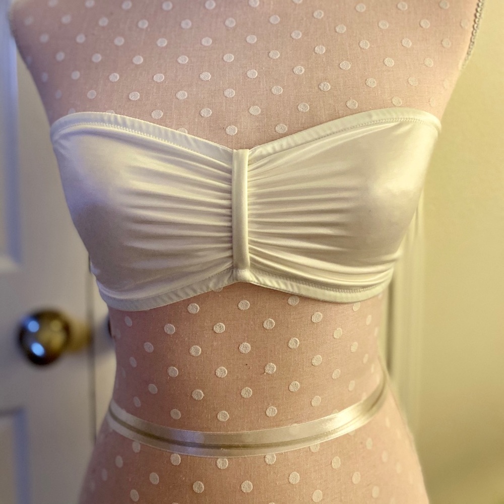SOLD STRAPLESS BRA 💕💕